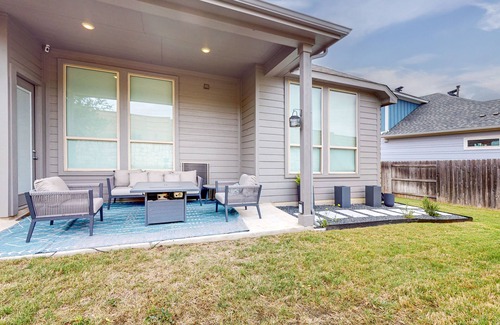 Austin House | Stylish Home with Office, Outdoor Lounge & Pet-Friendly Yard