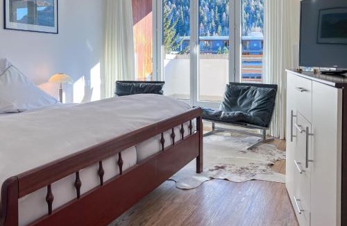 Sankt Moritz-Bad Apartment | Designer Küche with Südbalkon & Pet-Friendly Amenities