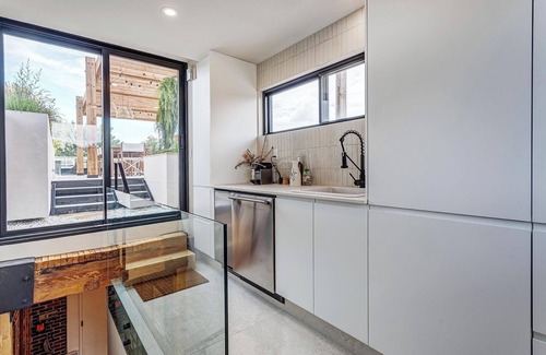 Plateau Mont Royal Apartment | Designer Loft with Rooftop Oasis in the Heart of Le Plateau
