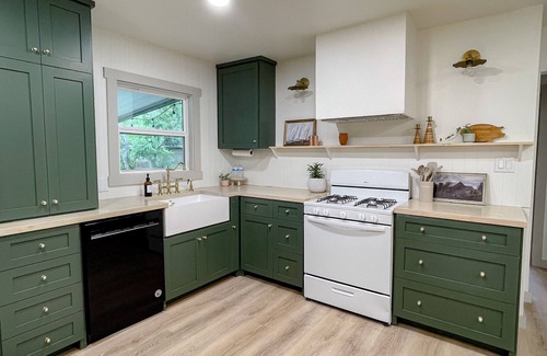 Irving House | Stylish 3 BR Home with Ocean View & Top Guest Rating