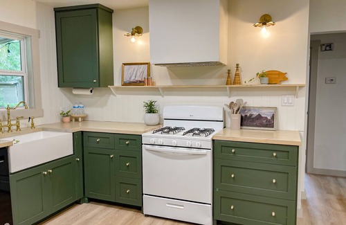 Irving House | Stylish 3 BR Home with Ocean View & Top Guest Rating