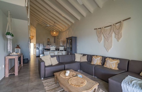 Willemstad Apartment | Stylish Designer Penthouse with Oceanfront Views