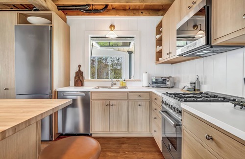 Tenants Harbor Cottage | Designer Retreat Clark Island, Midcoast MainenThe Stonecutter’s Cottage