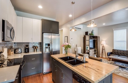Fort Collins House | Stylish Retreat in Heart of Old Town - Perfect for CSU Parents