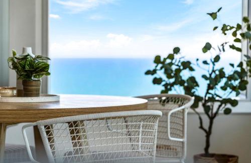 Surfers Paradise Apartment | Designer Rooms with Oceanfront Views at Q1 Resort