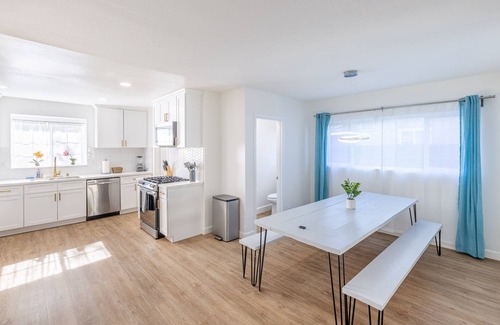 North Hills West House | Designer Retreat: Private Pool, BBQ & Ping Pong Fun Awaits