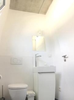 Langen b. Bremerhaven Villa | Stylish Designer Studio in Geestland with Free Breakfast