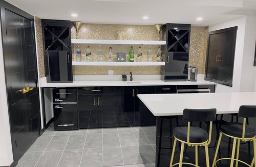 Airdrie House | Stylish Suite with Pool Table & Family-Friendly Amenities