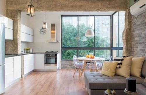 Ramat Hasharon House | Modern Beachside Retreat with Family-Friendly Amenities