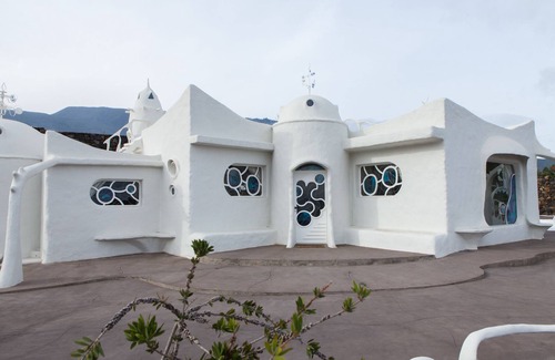La Perdoma House | Elegant Villa Cesar Manrique with Oceanfront Pool & Spa