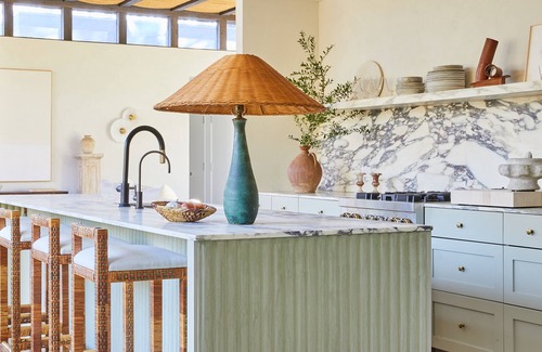 Barnes Landing House | Stylish Designers Home in Amagansett with Pool & Breakfast
