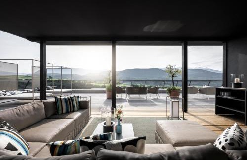 Caldaro Sulla Strada del Vino Hotel | Experience Designhotel Gius La Residenza with Ocean Views