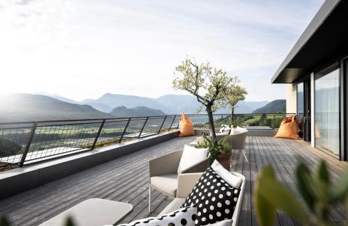 Caldaro Sulla Strada del Vino Hotel | Experience Designhotel Gius La Residenza with Ocean Views