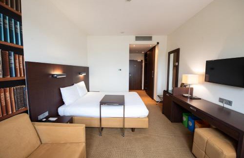 Piaseczno Hotel | Comfort Meets Convenience at DeSilva Warszawa Piaseczno