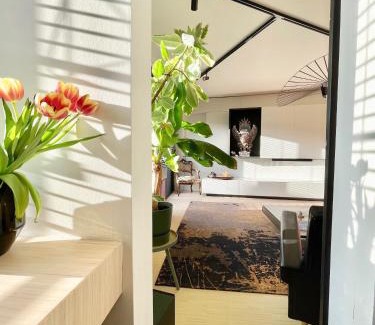 Sint-Amandsberg Apartment | Inviting Desk Till Dawn: 4-Star Family-Friendly Retreat