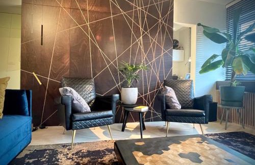 Sint-Amandsberg Apartment | Inviting Desk Till Dawn: 4-Star Family-Friendly Retreat