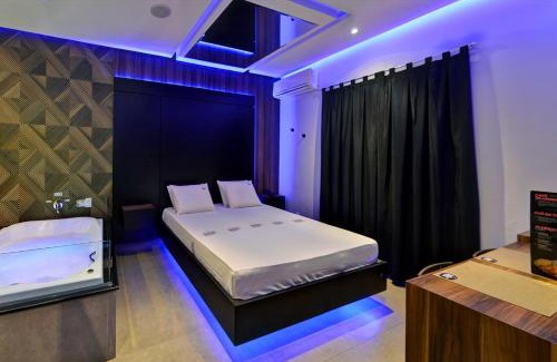 Uberlandia Hotel | Budget-Friendly Deslize Motel 2 with Hot Tub & Restaurant