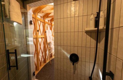 Markleeville Hotel | Explore Desolation Hotel in Hope Valley - Pet Friendly & More