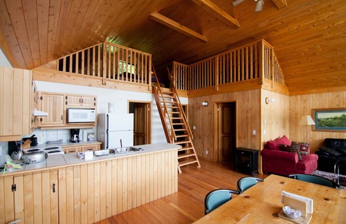 Powell River Cabin | Pet-Friendly Desolation Resort with Spa and Hot Tub