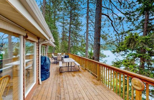 Loon Lake House | Experience Destination Deer Lake: Pet-Friendly Oceanfront Retreat