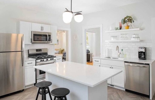 Appleton House | Explore Destination Downtown: Family-Friendly 2 Bed Retreat