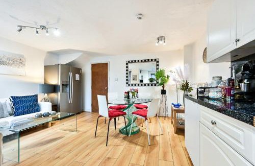 North Woolwich House | Discover London Docklands: Family-Friendly Pet Welcome Stay