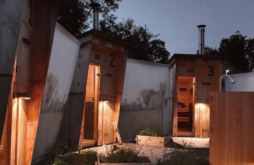 Ernzen Apartment | Cozy Destinature Log Cabin with Ocean View for 4 Guests