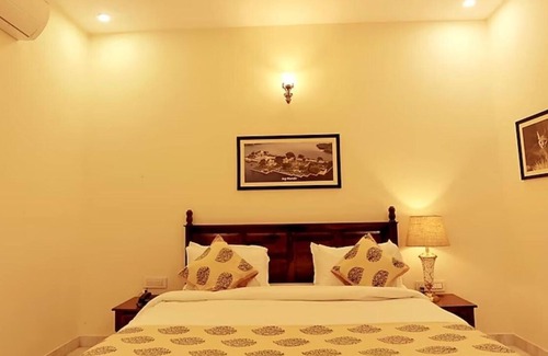Sadri Hotel | Discover Destinn The Neergarh Palace with Breakfast Included