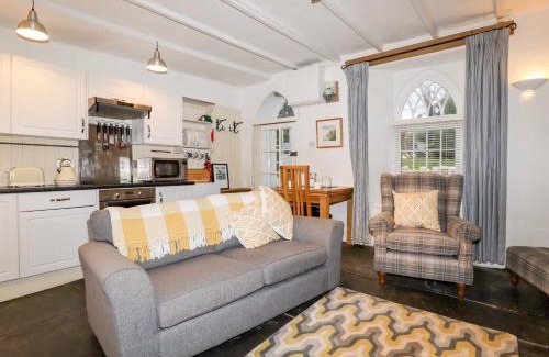 Boscastle House | Pet-Friendly Retreat at Destiny Cottage – 4-Star Stay