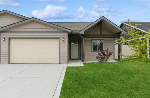 Kalispell House | Discover Destiny Cove: Family and Pet-Friendly Retreat
