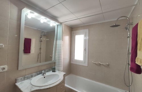 Segur de Calafell Apartment | Oceanfront Desvalls: 4-Star, Perfect for Families!