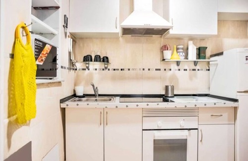 San Sebastian de los Reyes Ski Chalet | Well-Connected 3-Room Apartment Near Barajas Airport