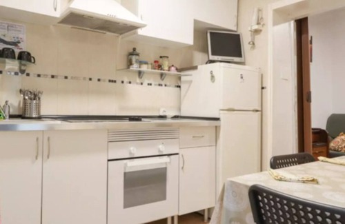 San Sebastian de los Reyes Ski Chalet | Well-Connected 3-Room Apartment Near Barajas Airport