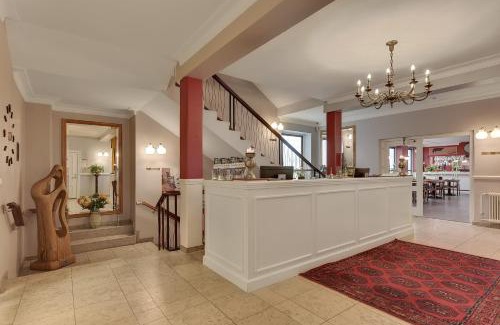 Grasten Hotel | Discover Det Gamle Rådhus: Family-Friendly Comfort Awaits