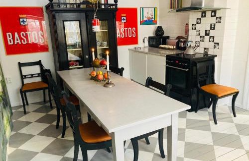 Lovestad Villa | Charming Det lilla huset på landet: Family-Friendly Escape