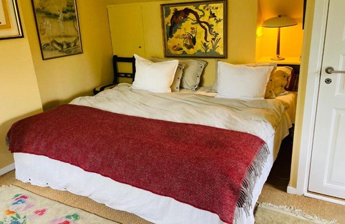 Lovestad Villa | Charming Det lilla huset på landet: Family-Friendly Escape