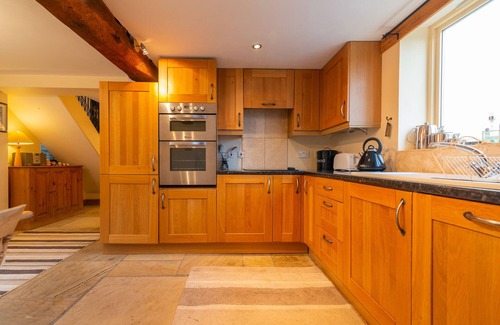 Nantwich House | Family-Friendly 3-Bed Barn in Burland, Pets Welcome