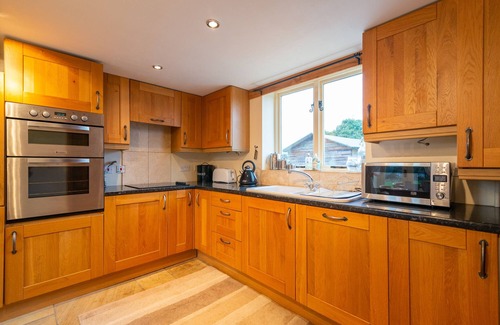 Nantwich House | Family-Friendly 3-Bed Barn in Burland, Pets Welcome