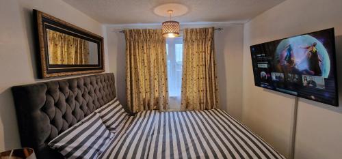 Leicester House | Detached 3 Bedroom House in Leicester with Private Parking
