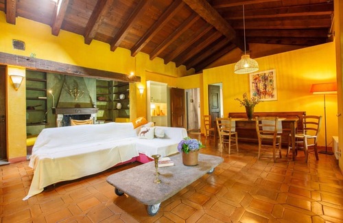 Cannobio House | Perfect Retreat: 3½-Room House with Garden & Pool Access