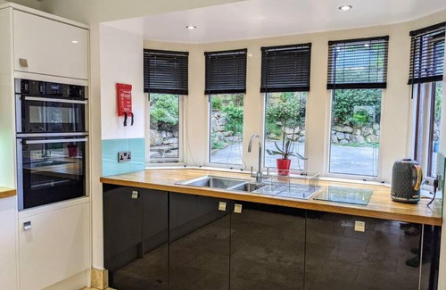 Stainland House | 4 Bedroom Home with High Guest Ratings and Family Focus