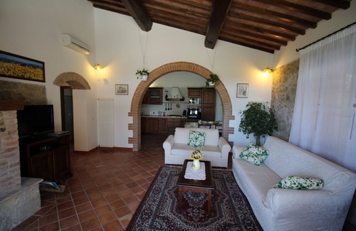 Casole d'Elsa House | Exclusive Usco: Private Pool Retreat with Top Guest Ratings