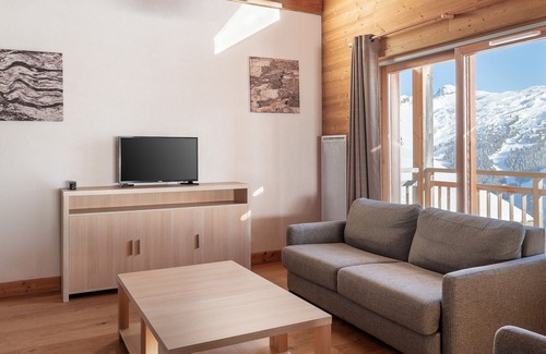 Flaine Ski Chalet | Ideal 5-Bedroom Chalet at Dormio Resort in Flaine