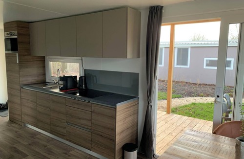 Biddinghuizen House | Inviting 2-Bedroom Chalet with Pet-Friendly Amenities