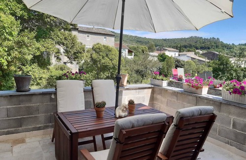 Saint-Bres Cottage | Inviting Detached Cottage with Pool on Expansive Property