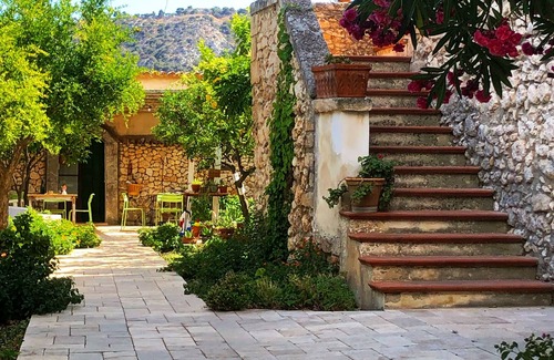 Mattinata Bed & Breakfast | Cozy Detached Cottage in Mattinata, Perfect for Families