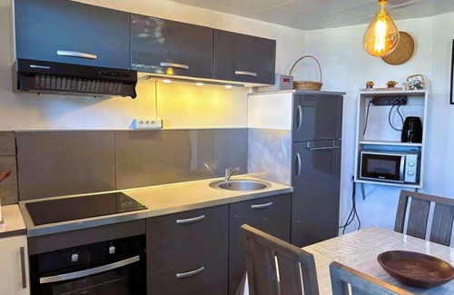 Les Avirons Apartment | Idyllic Cottage with Ocean Views and Private Terraces