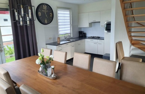 Susteren House | Perfect Family Villa: 5 Bedrooms, Pet & Child Friendly