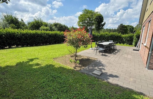Susteren House | Perfect Family Villa: 5 Bedrooms, Pet & Child Friendly
