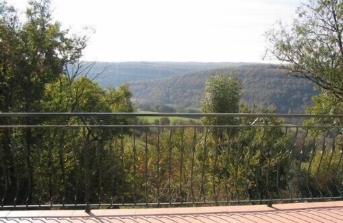 Saint-Antonin Noble Val House | Scenic Independent House with Pool & Spa, Rated 9.8/10